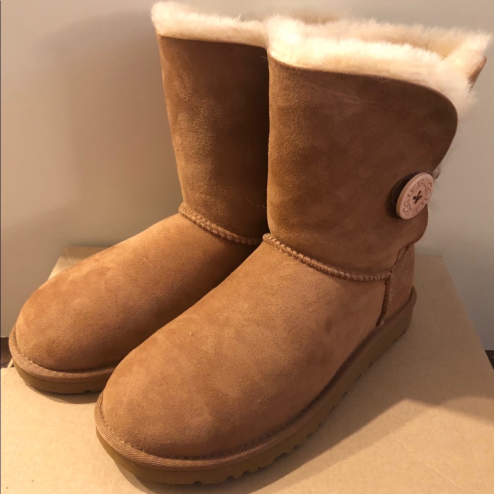 Ugg Australia Bailey Button Boots Chestnut Size 6